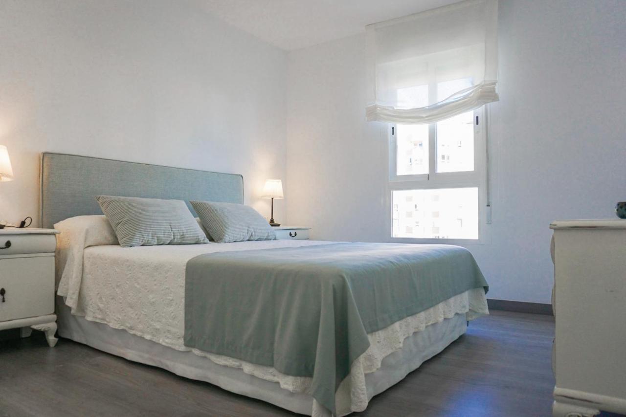 Wintowinrentals Amazing Apartment With Sea View Málaga Exteriör bild