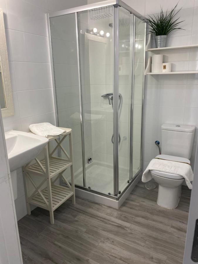Wintowinrentals Amazing Apartment With Sea View Málaga Exteriör bild